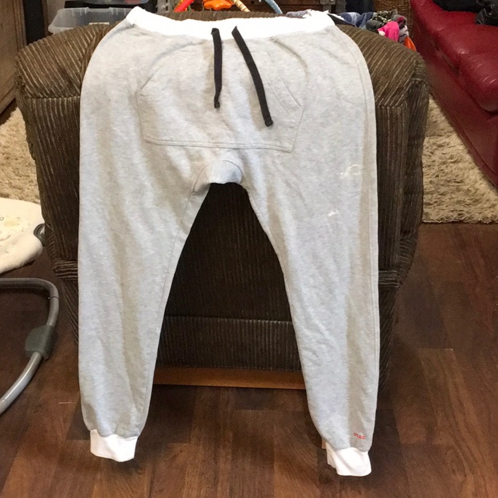 Peace Love World sweats L